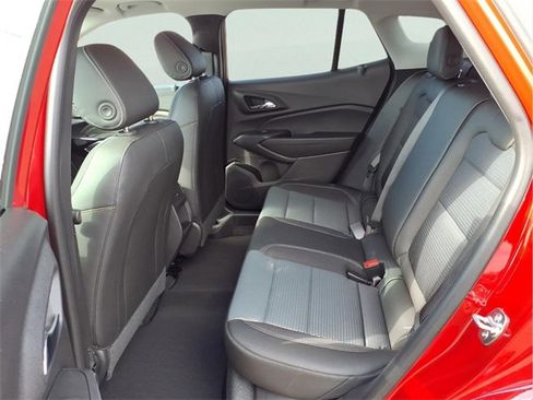 New 2026 Chevrolet Trax LT w/ Sunroof Package image 6