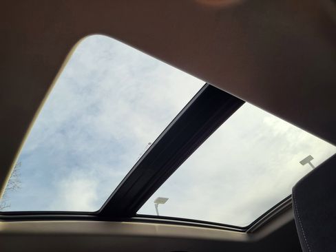 Used 2019 Buick Regal Preferred w/ Sights and Sounds Package image 28