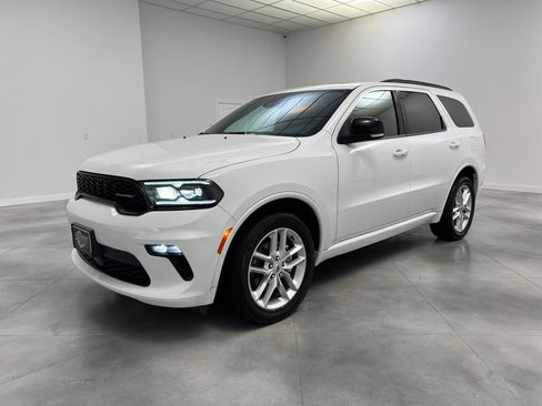 Used 2023 Dodge Durango GT image 3