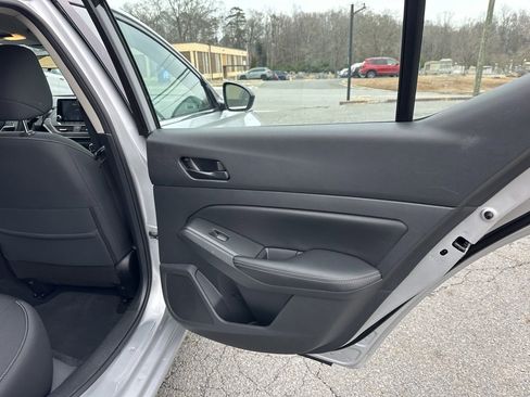 Used 2024 Nissan Altima 2.5 SV image 17