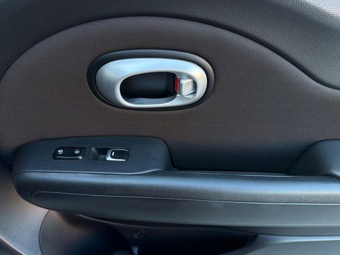 Used 2018 Kia Soul FWD image 20