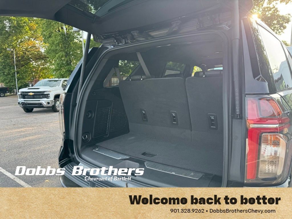 Used 2023 Chevrolet Tahoe Z71 w/ Luxury Package AWD/4WD image 40