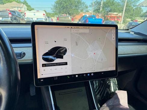 Used 2018 Tesla Model 3 Long Range RWD image 16