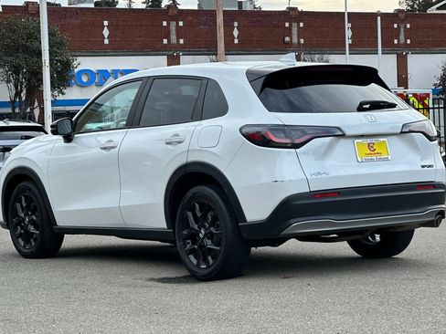 Used 2023 Honda HR-V Sport image 6