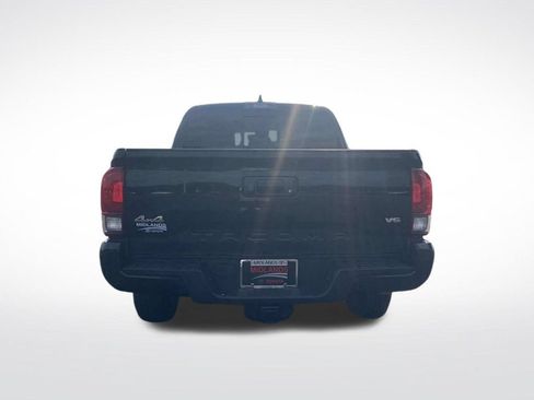 Used 2023 Toyota Tacoma SR5 w/ Technology Package AWD/4WD image 5