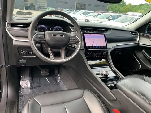 Used 2023 Jeep Grand Cherokee L Limited AWD/4WD image 18
