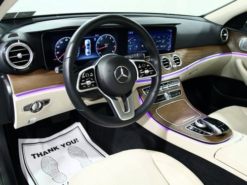 Used 2020 Mercedes-Benz E 350 4MATIC Sedan image 5