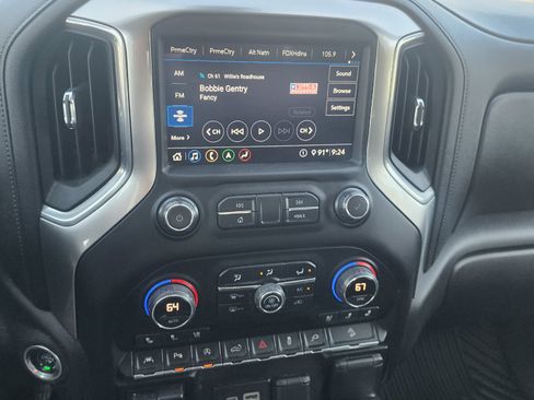 Used 2020 Chevrolet Silverado 1500 LTZ w/ LTZ Plus Package AWD/4WD image 10