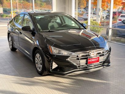 Used 2020 Hyundai Elantra SE w/ Cargo Package (C1)