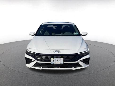 Used 2025 Hyundai Elantra SEL image 4