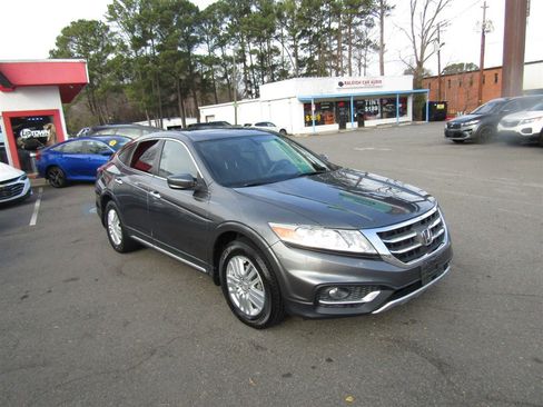 Used 2013 Honda Crosstour EX image 10