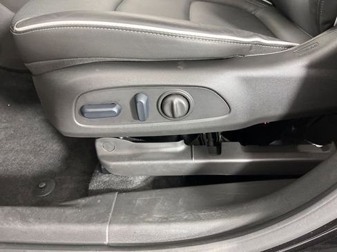 Certified 2025 Buick Encore GX Avenir w/ Avenir Technology Package image 22