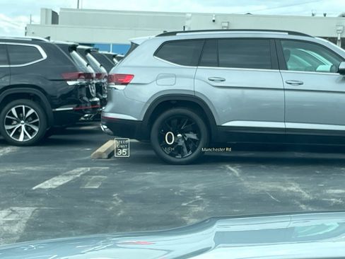 Used 2022 Jeep Grand Wagoneer Series II w/ Premium Group II AWD/4WD image 40