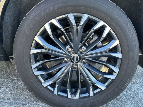 Certified 2025 Nissan Rogue Platinum w/ Tech Package AWD/4WD image 11