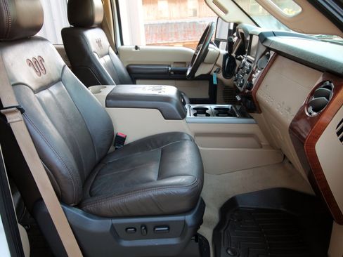 Used 2016 Ford F250 King Ranch w/ FX4 Off-Road Package image 40