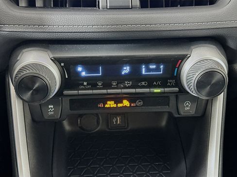 Used 2025 Toyota RAV4 LE image 22