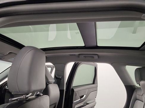 Used 2022 Lincoln Corsair AWD w/ Premium Package image 17