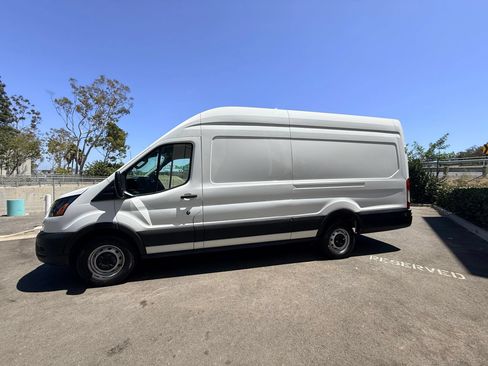 Used 2024 Ford Transit 250 148 High Roof Extended w/ Load Area Protection Package RWD image 2