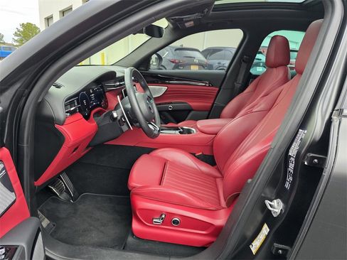 Used 2023 Maserati Grecale Modena image 22