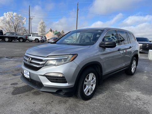 Used 2017 Honda Pilot LX image 3