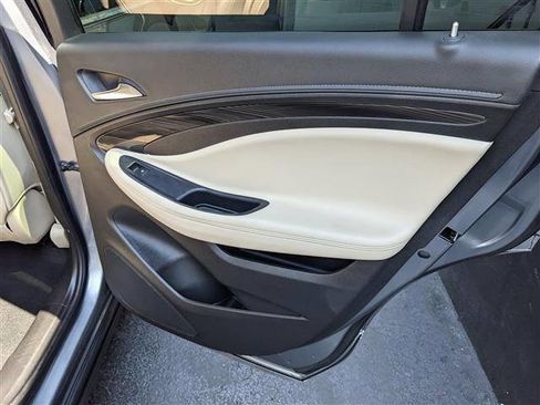 Used 2020 Buick Envision Preferred image 18