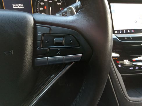 Used 2023 Cadillac XT6 Sport w/ Technology Package image 22