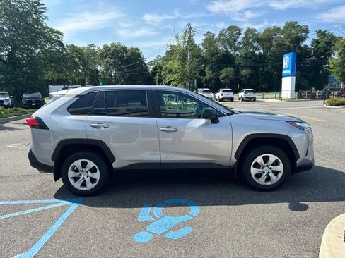 Used 2023 Toyota RAV4 LE AWD/4WD image 9