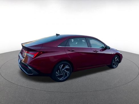 Used 2025 Hyundai Elantra Limited image 15