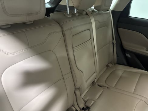 Used 2021 Lincoln Corsair AWD image 37