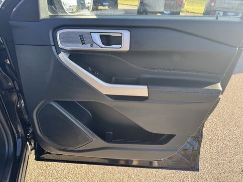 Used 2023 Ford Explorer XLT w/ Equipment Group 202A image 35