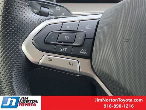 Used 2025 Volkswagen Tiguan SE R-Line AWD/4WD image 27
