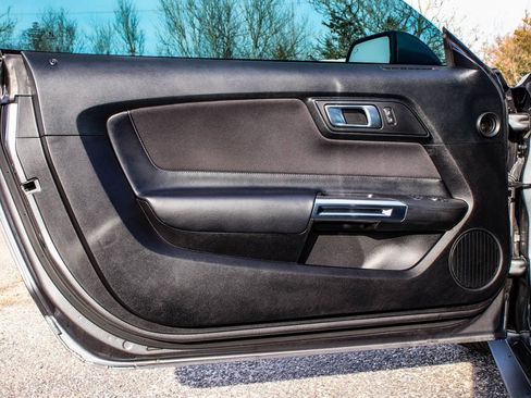 Used 2021 Ford Mustang GT image 8