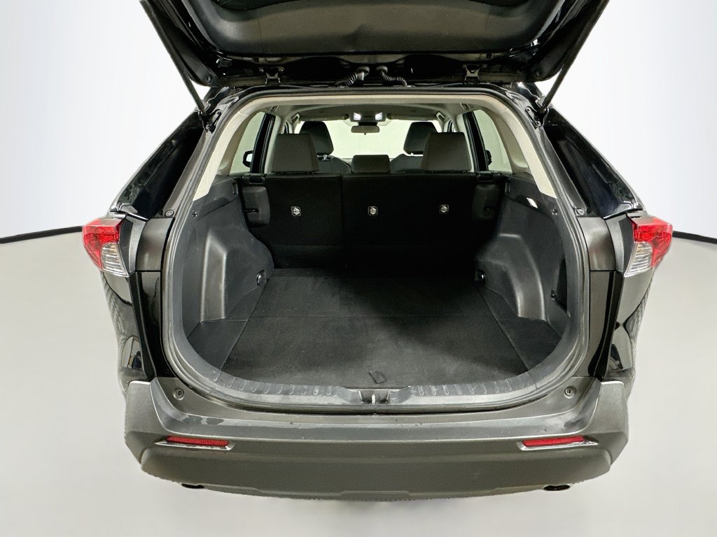 Used 2025 Toyota RAV4 XLE FWD image 25
