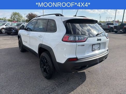Used 2022 Jeep Cherokee Latitude w/ Sun & Sound Group AWD/4WD image 9
