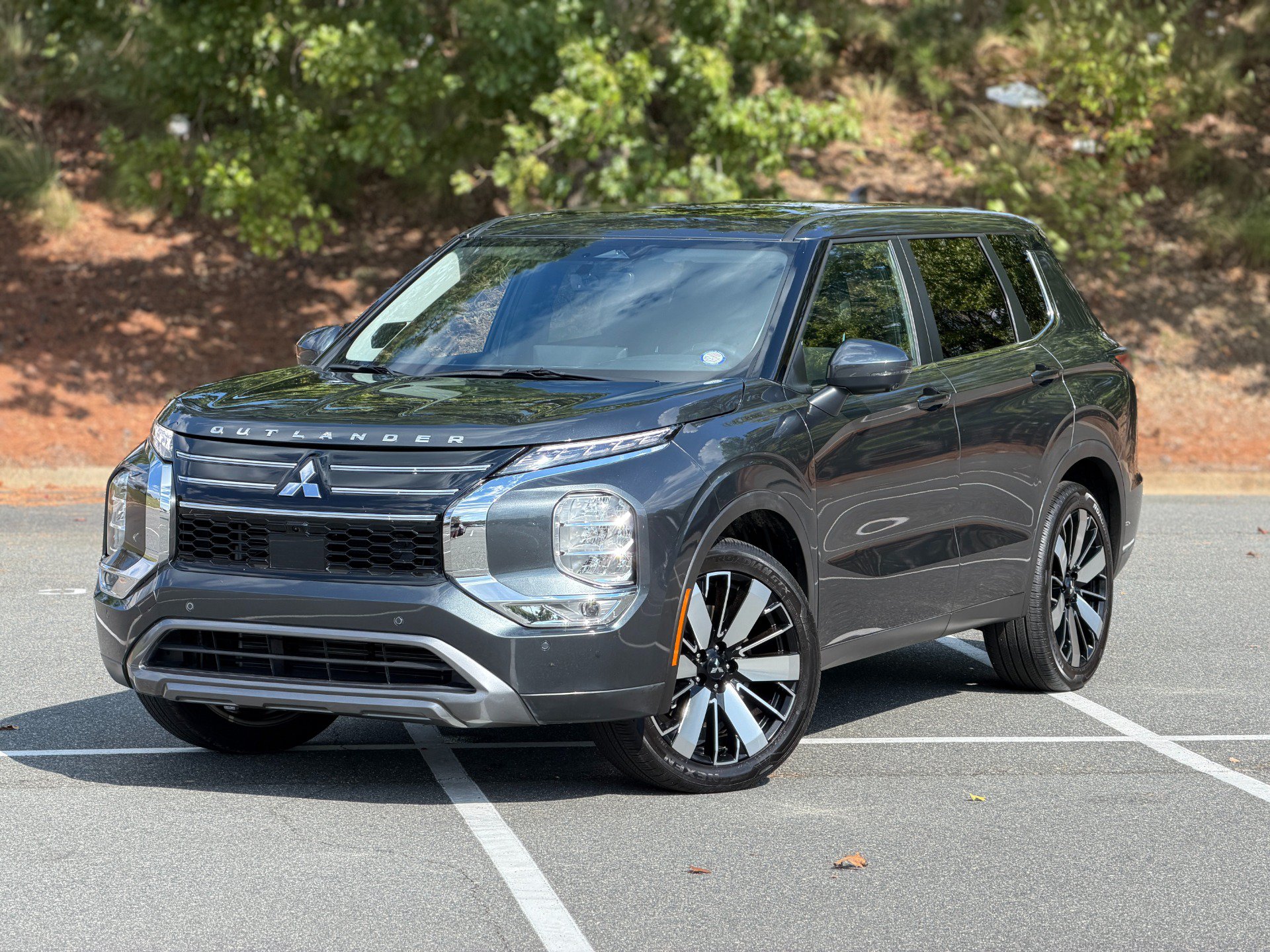 Used 2025 Mitsubishi Outlander SE FWD image 1