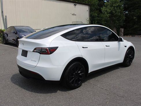 Used 2023 Tesla Model Y Long Range AWD/4WD image 7