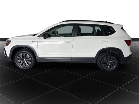 Used 2023 Volkswagen Taos S FWD image 2
