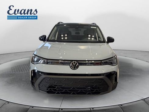 New 2026 Volkswagen Taos SE FWD image 8