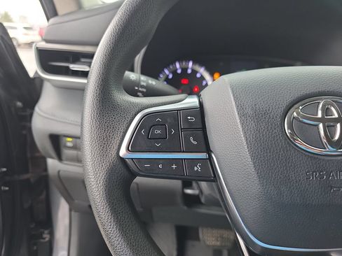 Used 2020 Toyota Highlander L FWD image 20