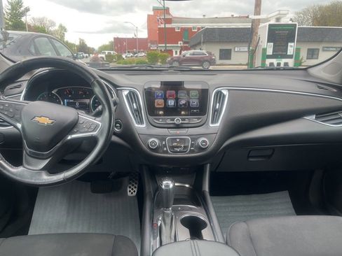 Used 2016 Chevrolet Malibu LT FWD image 12