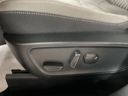 Used 2022 Ford Escape SE w/ Convenience Package image 9