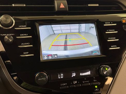Used 2019 Toyota Camry SE w/ Convenience Package FWD image 44