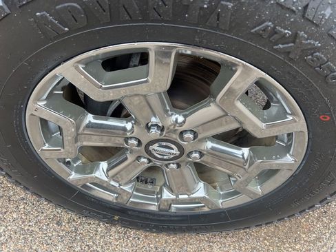 Used 2019 Nissan Titan SV w/ SV Convenience Package image 36