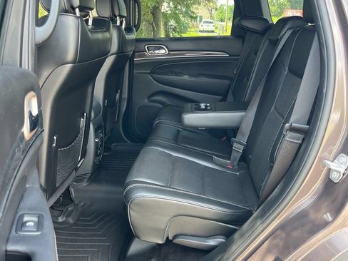 Used 2017 Jeep Grand Cherokee Overland AWD/4WD image 13
