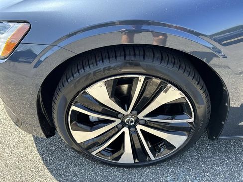 Certified 2023 Volvo S60 B5 Ultimate w/ Climate Package FWD image 10