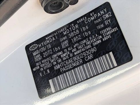 Used 2016 Hyundai Veloster Turbo FWD image 22