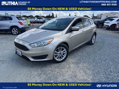 Used 2018 Ford Focus SE FWD image 1