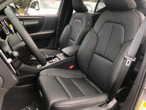 New 2026 Volvo XC40 B5 Plus w/ Protection Package Premier image 30