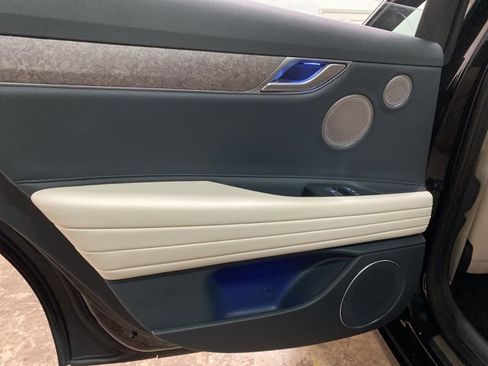 Used 2024 Genesis G80 image 70