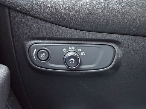 Used 2022 Chevrolet Equinox RS image 24